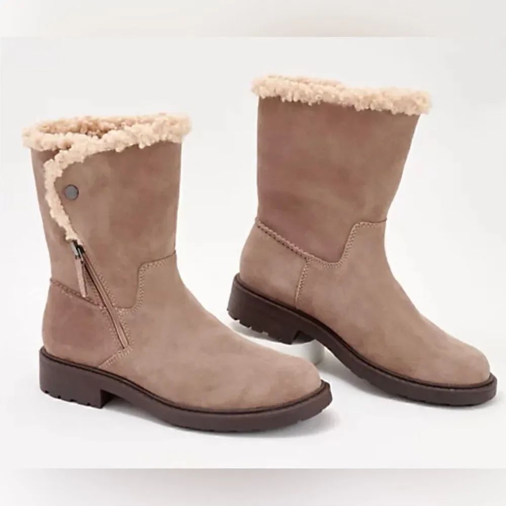 Clark’s Collection Opal Zip Stacked heel taupe suede winter boots NWT